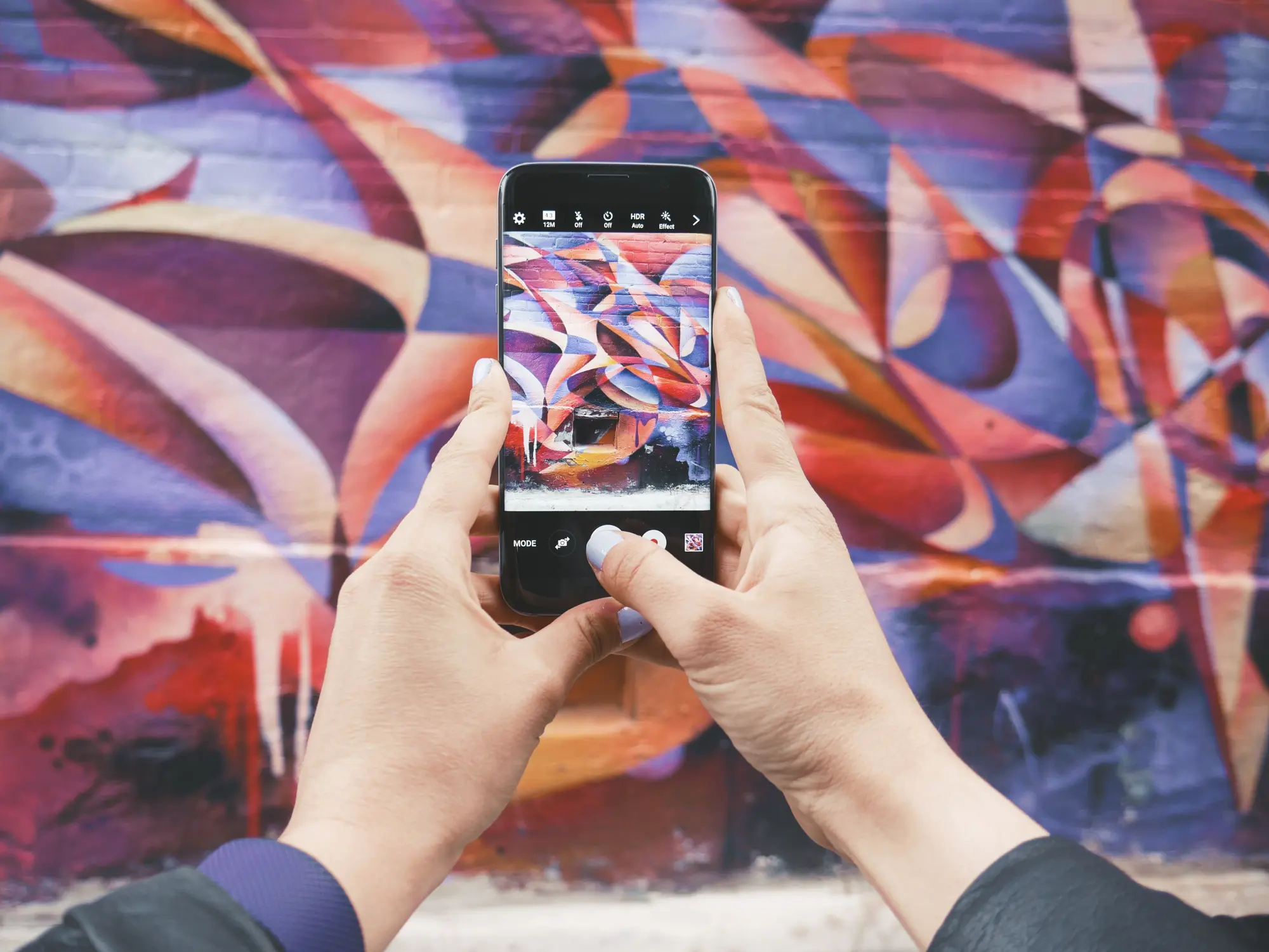 Influencer marketing photo